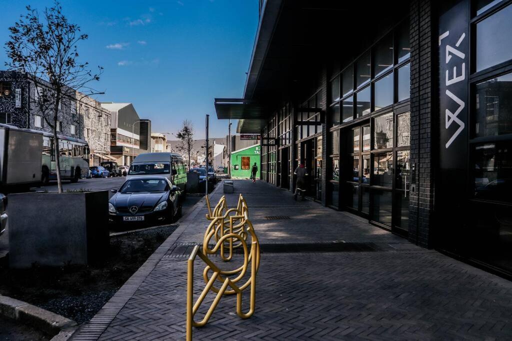 Wex831 - On 8th Floor With Pool, Parking & Gym Cape Town